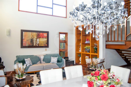 CASA ALTO PADRÃO - BAIRRO NOBRE