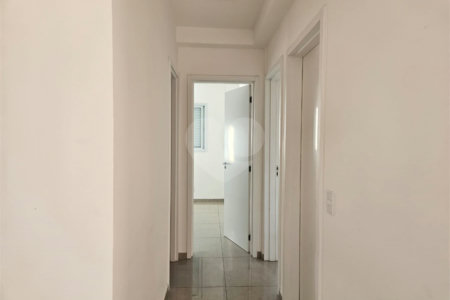 Apartamento à venda com 3 quartos, sendo 1 suíte, no Centro, Poá, SP