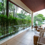 Casa à venda com 5 suítes em Jardim Cordeiro, São Paulo, SP