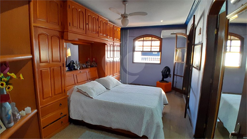 Casa à venda com 4 quartos, sendo 1 suíte, em Bangu, Rio de Janeiro, RJ