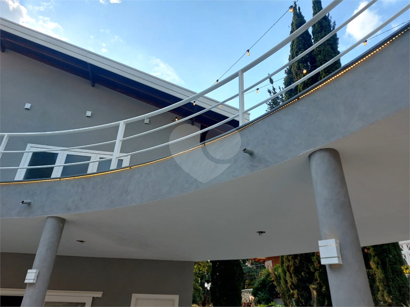 Sobrado à venda com 5 suítes no Centro, Vinhedo, SP