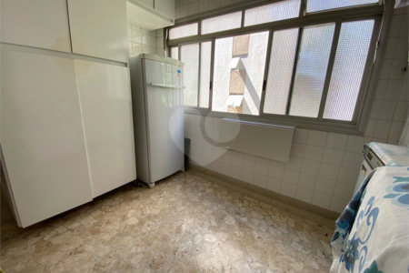 Apartamento à venda com 3 quartos, sendo 1 suíte, em Itaim Bibi, São Paulo, SP