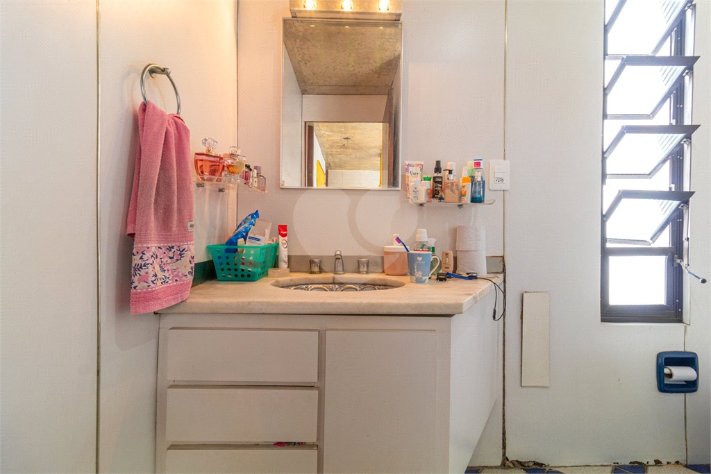 Casa de Vila à venda com 3 quartos, sendo 1 suíte, em Chácara Monte Alegre, São Paulo, SP