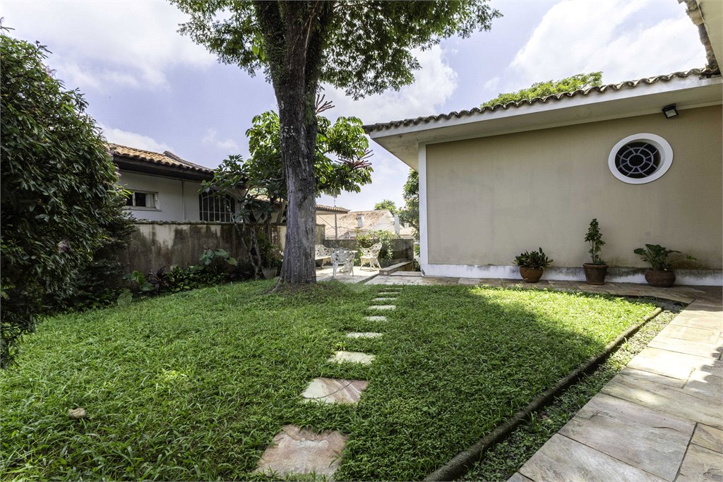 Casa à venda ou para alugar com 4 quartos, sendo 2 suítes, em Jardim Leonor, São Paulo, SP