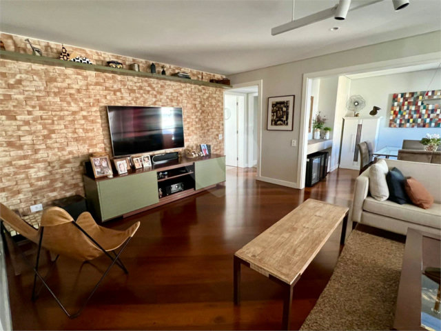Apartamento à venda com 3 quartos, sendo 2 suítes, em Morumbi, São Paulo, SP