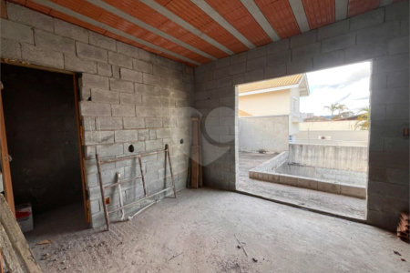 Casa à venda com 3 quartos, sendo 2 suítes, em Vila Suissa, Mogi das Cruzes, SP