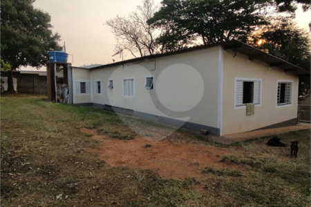 Chácara à venda com 4 quartos, sendo 1 suíte, em Vila Santa Helena, Atibaia, SP