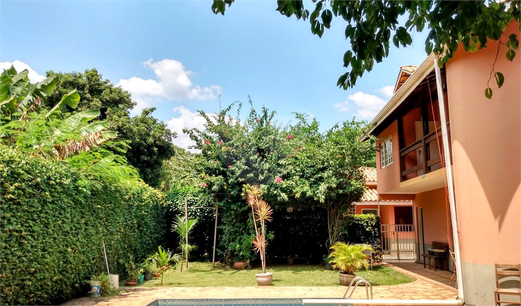 Casa à venda com 4 quartos, sendo 1 suíte, no condomínio Residencial Vale das Laranjeiras, Indaiatuba - SP