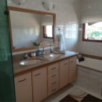 Casa à venda com 4 quartos, sendo 1 suíte, no condomínio Vale do Itamaracá, Valinhos - SP