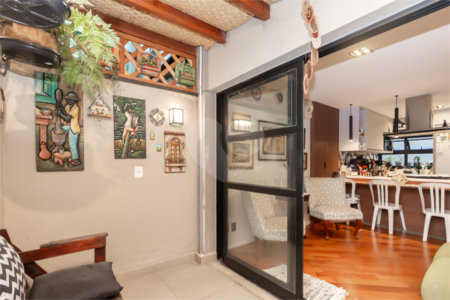 Casa à venda com 2 quartos, sendo 1 suíte, no condomínio Vloft, São Paulo - SP