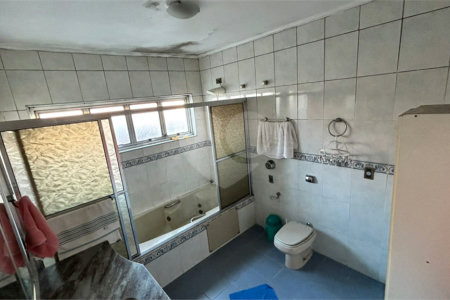Sobrado à venda com 6 quartos, sendo 1 suíte,  em Sumarezinho, São Paulo, SP