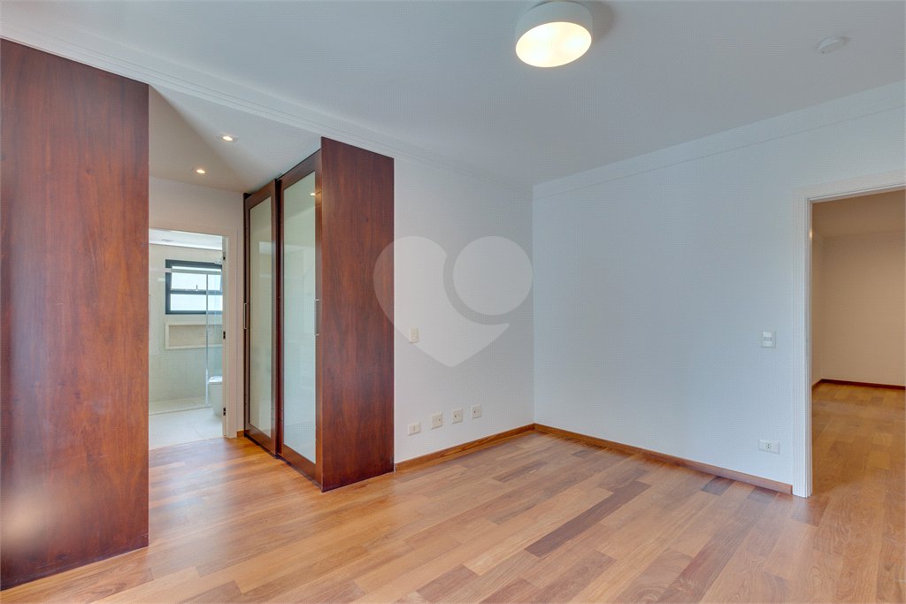 Apartamento à venda com 4 suítes em Jardim Marajoara, São Paulo, SP