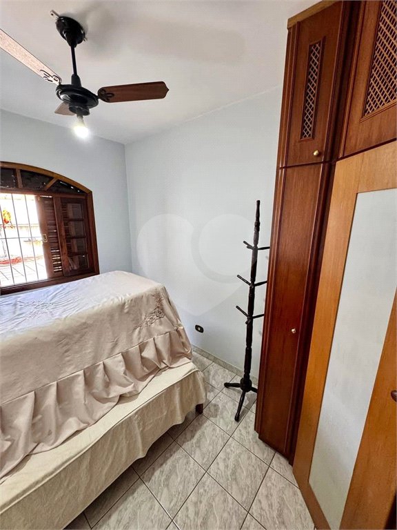 Sobrado à venda com 4 quartos, sendo 1 suíte,  em Vila Cleonice, São Paulo, SP