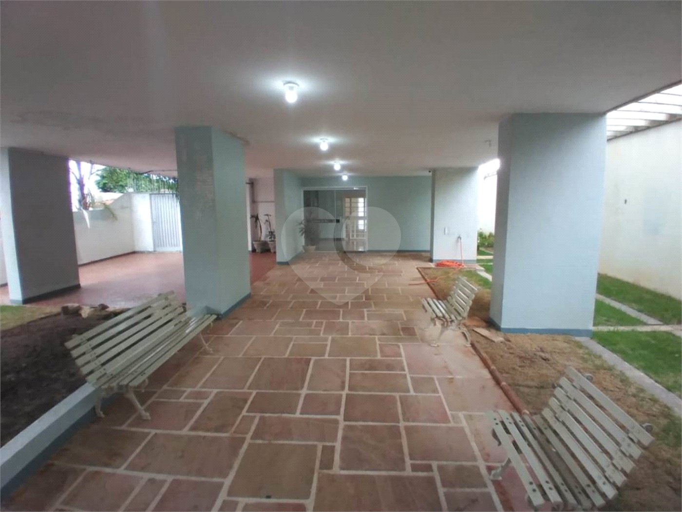 Apartamento no Condomínio Vila Rica.