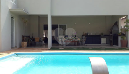Casa à venda com 3 quartos, sendo 2 suítes,  no condomínio Reserva dos Vinhedos, Louveira - SP