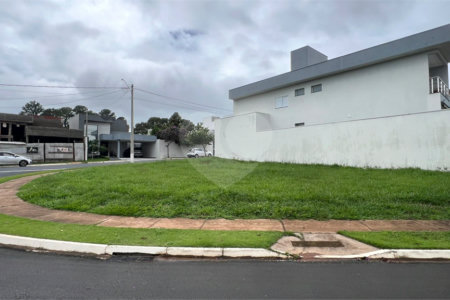 Lote de esquina à venda no Condomínio Faixa Azul