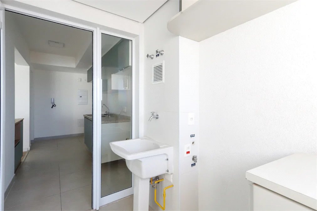 Apartamento à venda com 3 suítes em Vila Anastácio, São Paulo, SP