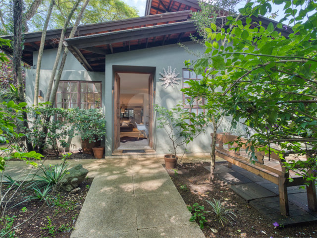 Casa à venda com 4 quartos, sendo 2 suítes,  em Alto da Boa Vista, São Paulo, SP