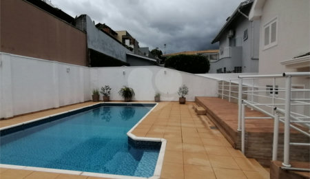 Casa para alugar com 3 quartos, sendo 1 suíte,  no condomínio Recanto dos Paturis, Vinhedo - SP