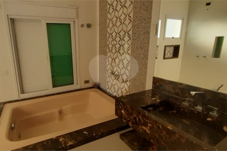 Casa em condomínio à venda ou para alugar com 5 quartos, sendo 3 suítes,  no Centro, Bom Jesus dos Perdões, SP