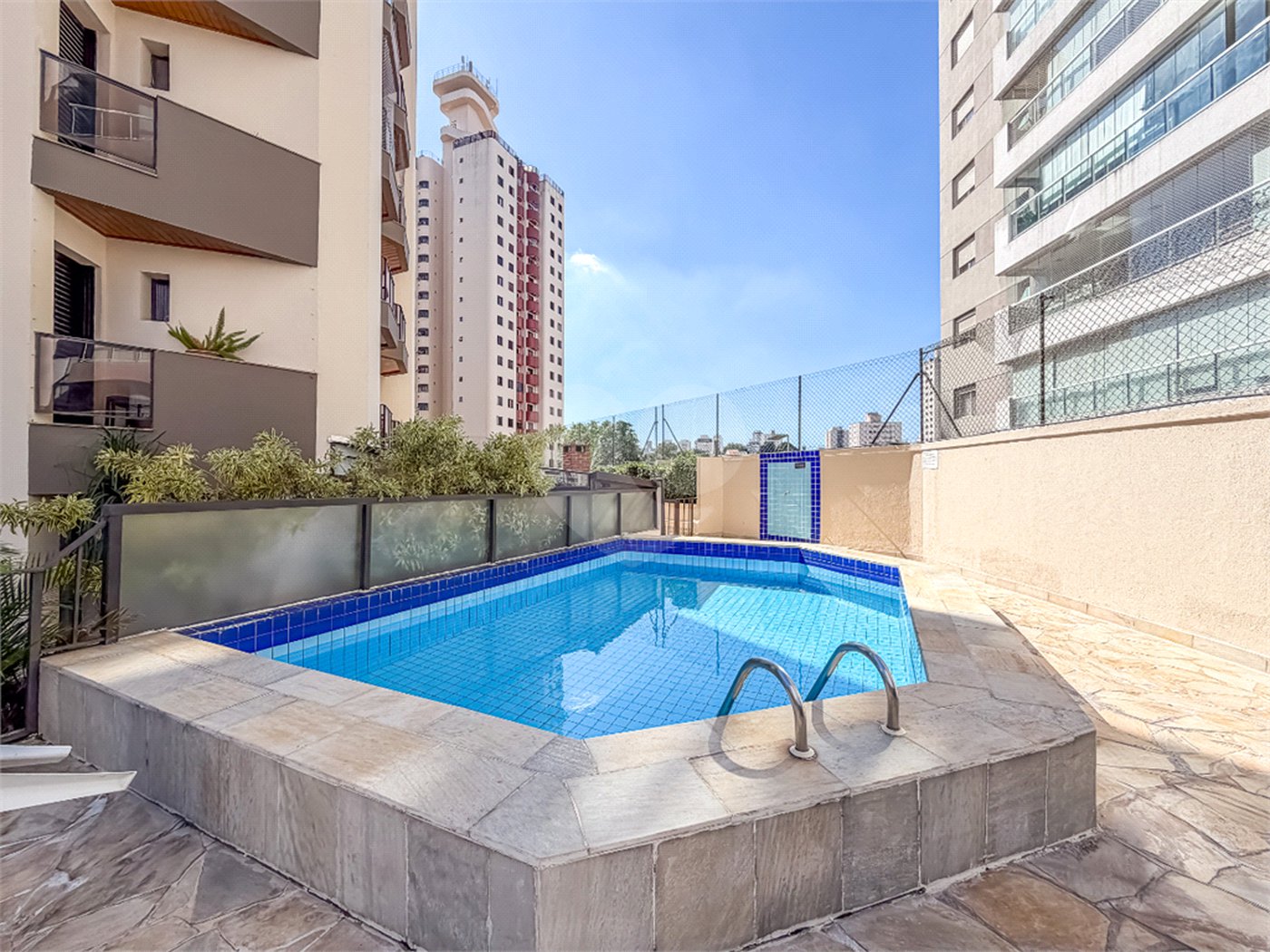 Apartamento à venda com 3 quartos, sendo 1 suíte, em Vila Mariana, São Paulo, SP