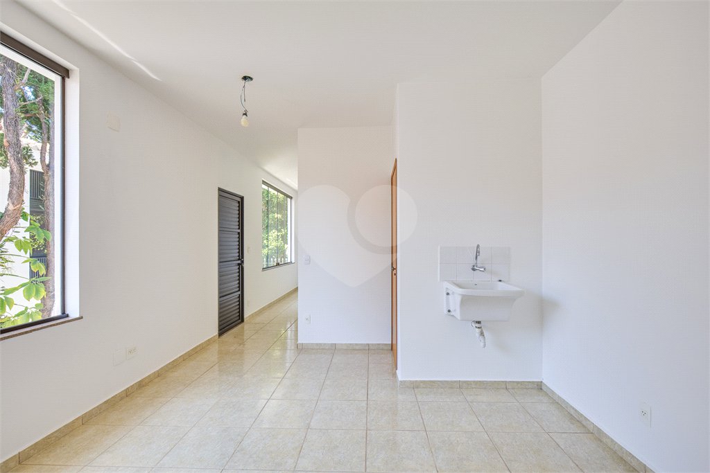 Sobrado à venda com 3 quartos, sendo 2 suítes, em Granja Julieta, São Paulo, SP