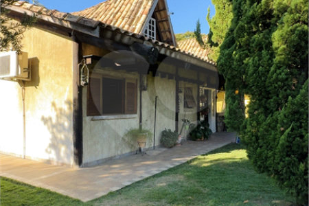 Chácara à venda com 4 quartos, sendo 1 suíte,  em Campos de Atibaia, Atibaia, SP