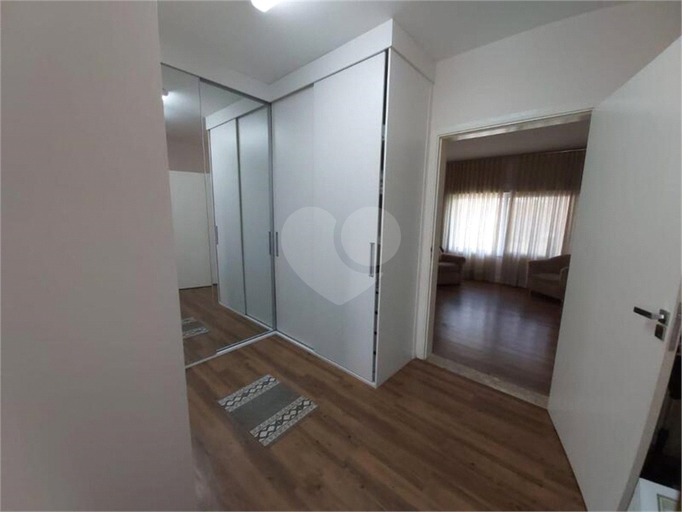 Casa à venda com 4 suítes no condomínio Aldeia da Serrinha, Sorocaba - SP
