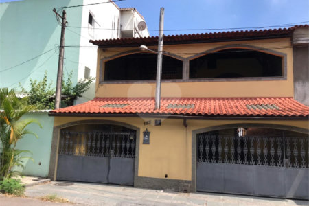 Casa à venda com 3 quartos, sendo 1 suíte,  em Campo Grande, Rio de Janeiro, RJ