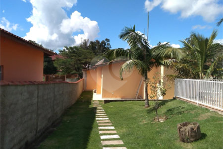 Chácara à venda com 3 quartos, sendo 1 suíte, em Loteamento Village, Serra Negra, SP