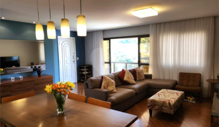 Apartamento à venda com 3 quartos, sendo 2 suítes,  em Vila Olímpia, São Paulo, SP