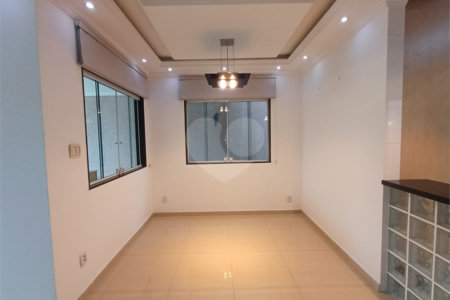 Casa à venda com 3 quartos, sendo 2 suítes, no condomínio Village da Posse, Rio de Janeiro - RJ