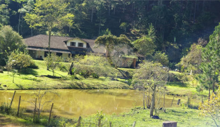 Sítio à venda com 8 quartos, sendo 2 suítes, no Centro, Natividade da Serra, SP