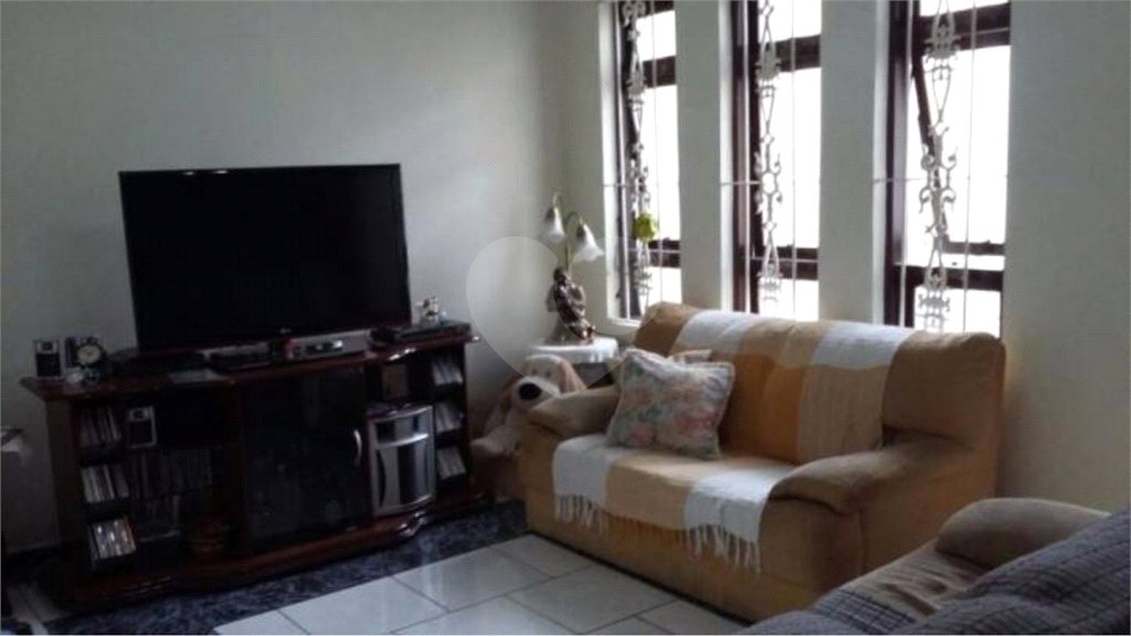 Casa à venda com 4 quartos, sendo 1 suíte, em Sesc, Suzano, SP