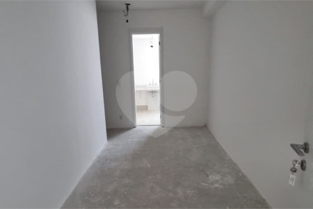 Apartamento à venda com 3 suítes em Moema, São Paulo, SP
