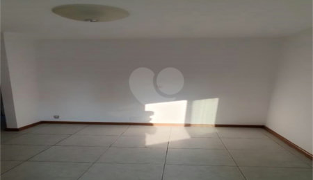 Apartamento à venda com 2 quartos, sendo 1 suíte,  em Jardim Parque Morumbi, São Paulo, SP