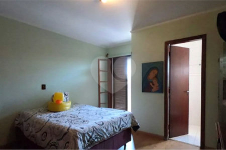 Casa à venda com 3 suítes em Jardim Namba, São Paulo, SP