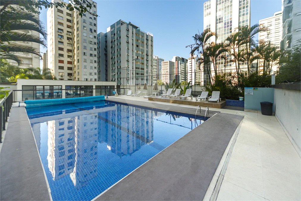 Apartamento de 149,51m2, 3 dormitórios, 1 suíte, toalete social, living 2 ambientes, 2 vagas fixas e lazer completo em Higienópolis.