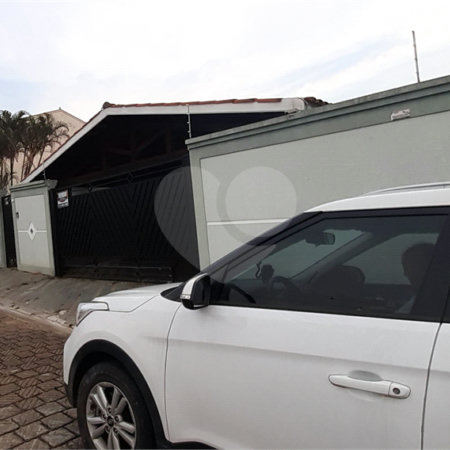 Casa à venda com 5 quartos, sendo 1 suíte, no Centro, Bom Jesus dos Perdões, SP