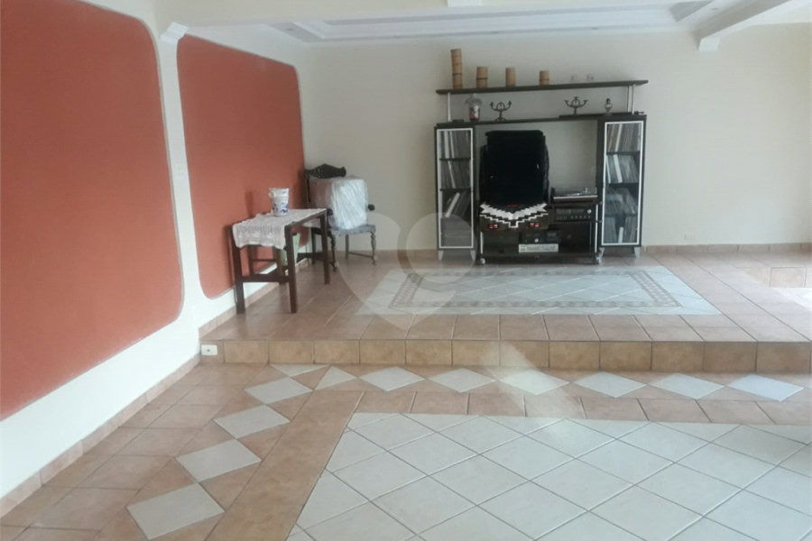 Sobrado à venda com 3 quartos, sendo 1 suíte, em Vila Paulicéia, São Paulo, SP