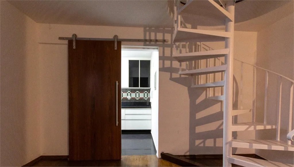 Cobertura à venda com 4 quartos, sendo 1 suíte,  em Jardim Londrina, São Paulo, SP