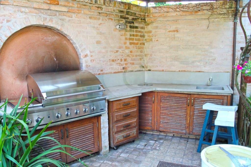 Sobrado à venda com 7 quartos, sendo 5 suítes, em Alto da Boa Vista, São Paulo, SP