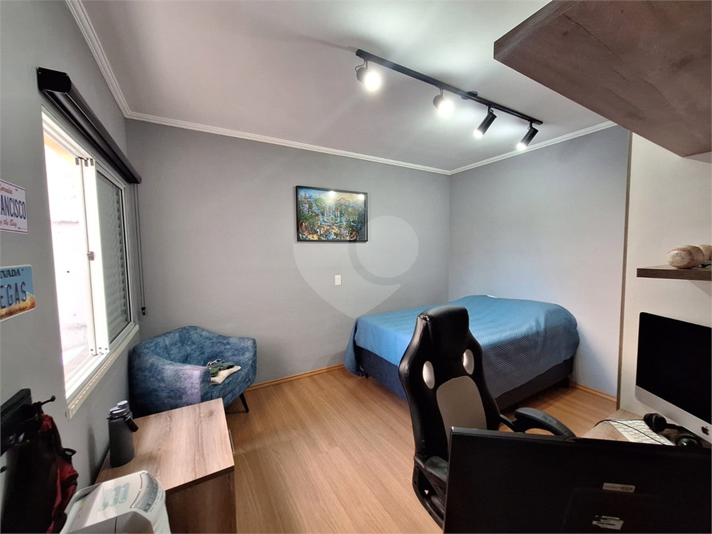 Casa à venda com 3 quartos, sendo 1 suíte, no condomínio Villaggio Tronchim, São Paulo - SP