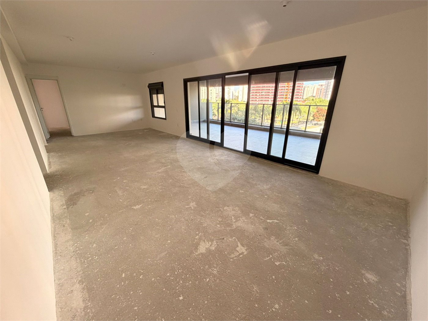 Apartamento à venda com 4 quartos, sendo 3 suítes, em Água Branca, São Paulo, SP
