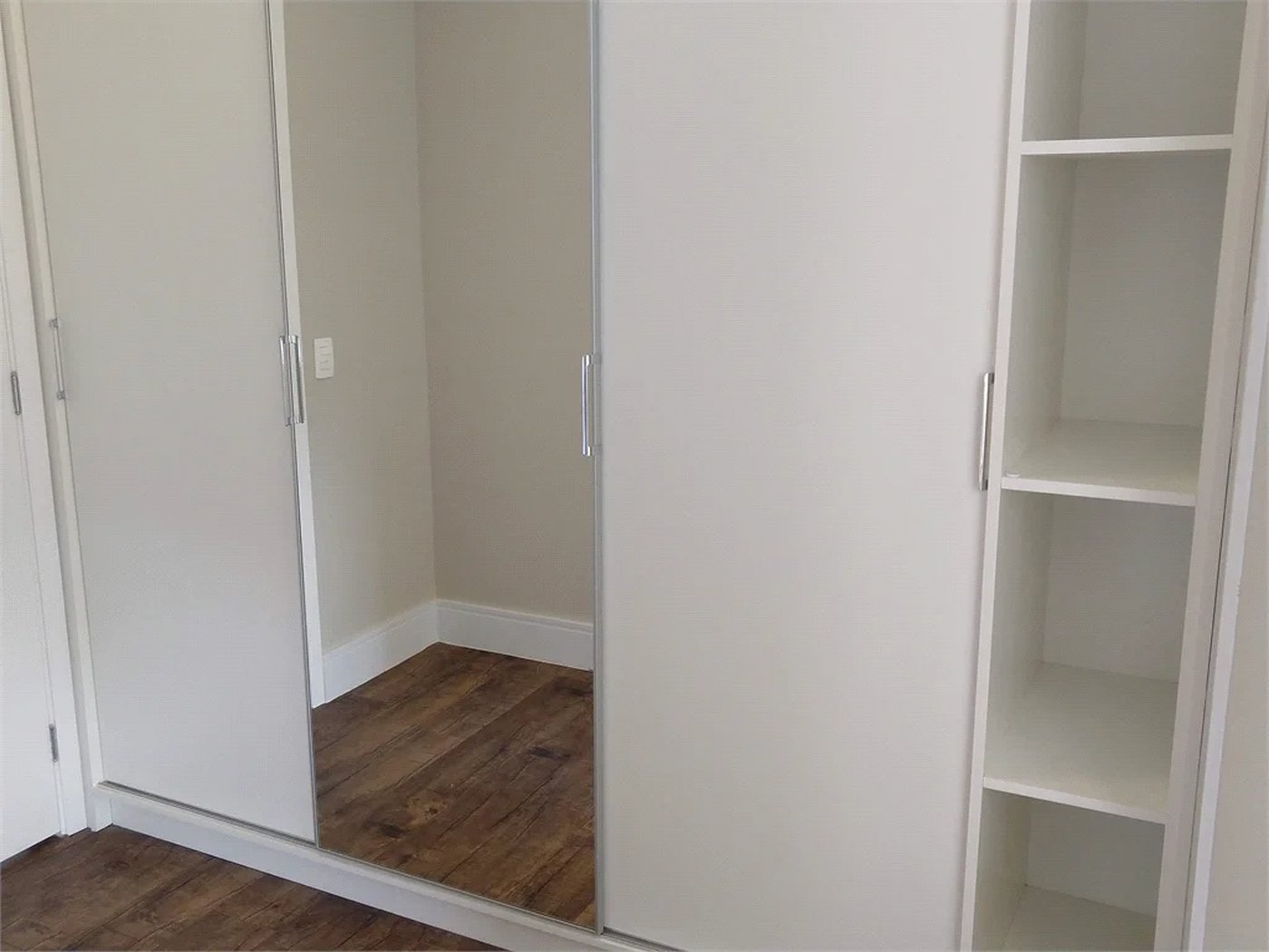 Apartamento à venda com 3 suítes em Vila Anastácio, São Paulo, SP