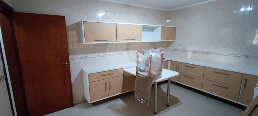 Casa à venda com 3 quartos, sendo 1 suíte, no condomínio Residencial Gabriela, São Paulo - SP