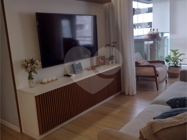 Apartamento à venda com 3 quartos, sendo 1 suíte,  em Campo Grande, São Paulo, SP