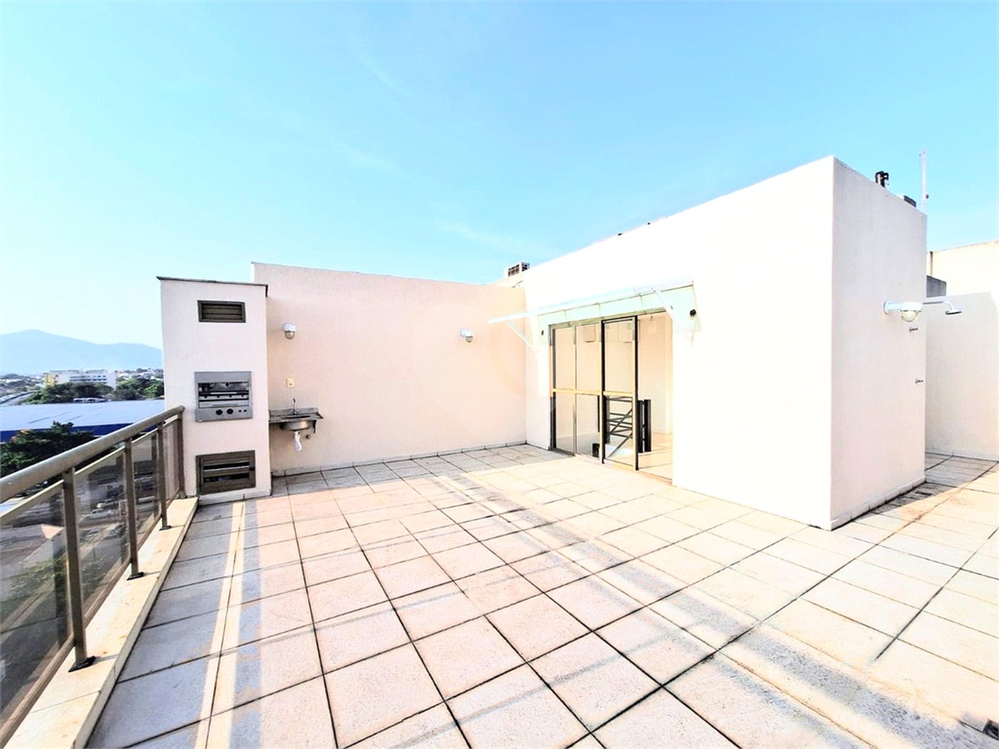 Apartamento à venda com 3 quartos, sendo 1 suíte, em Campo Grande, Rio de Janeiro, RJ