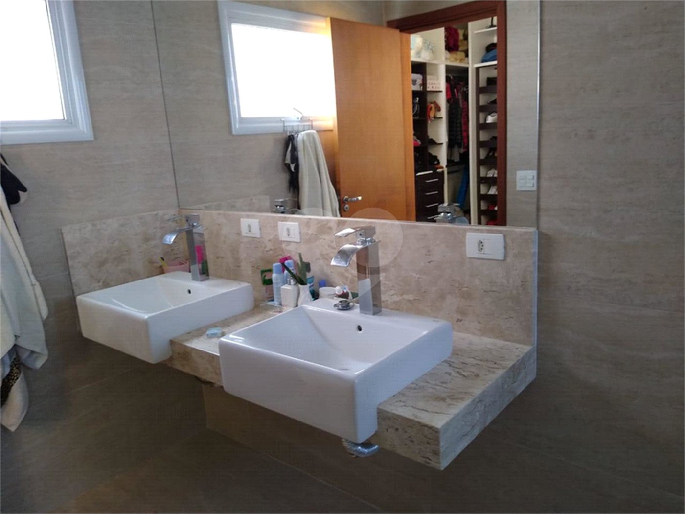 Casa à venda com 3 quartos, sendo 1 suíte, no condomínio Jd Portal de Itaici, Indaiatuba - SP