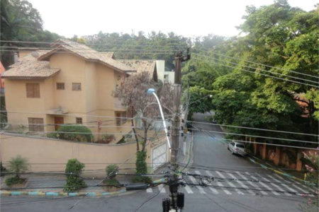 Casa à venda com 3 quartos, sendo 1 suíte,  em Parque Monte Alegre, Taboão da Serra, SP
